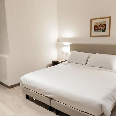 Via Poma Apartments&Rooms เวโรนา ภายนอก รูปภาพ