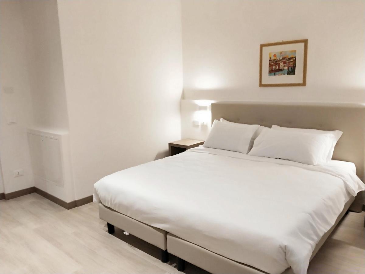 Via Poma Apartments&Rooms เวโรนา ภายนอก รูปภาพ
