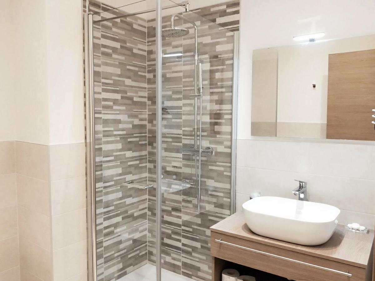Via Poma Apartments&Rooms เวโรนา ภายนอก รูปภาพ
