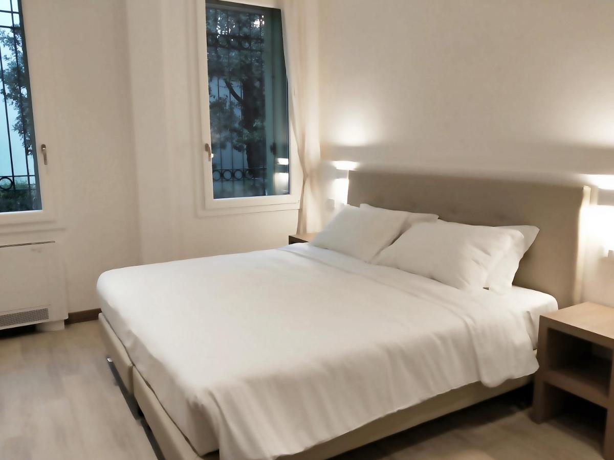 Via Poma Apartments&Rooms เวโรนา ภายนอก รูปภาพ