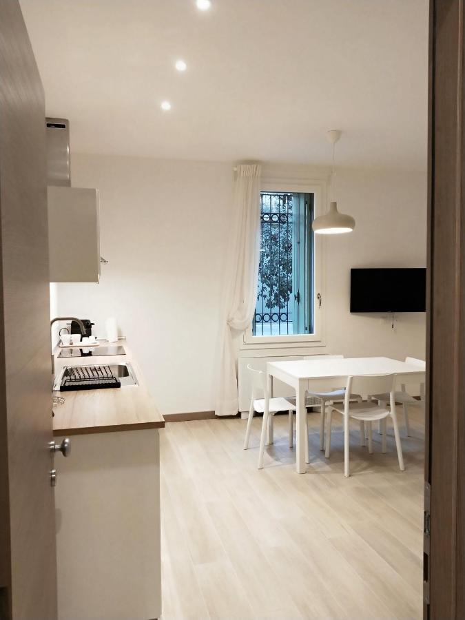 Via Poma Apartments&Rooms เวโรนา ภายนอก รูปภาพ