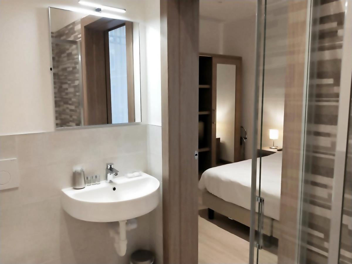 Via Poma Apartments&Rooms เวโรนา ภายนอก รูปภาพ