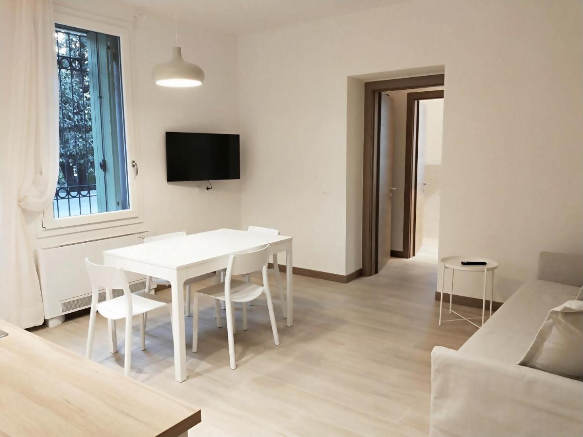 Via Poma Apartments&Rooms เวโรนา ภายนอก รูปภาพ