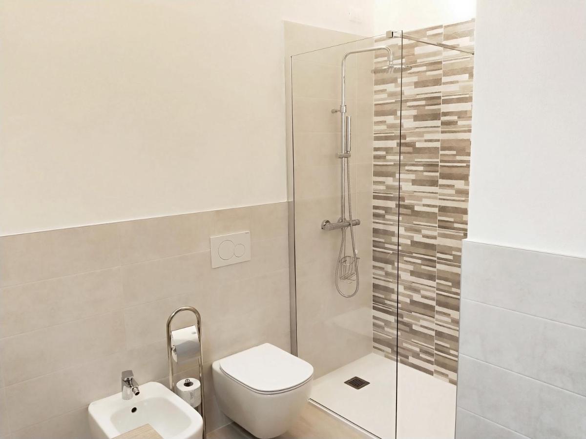 Via Poma Apartments&Rooms เวโรนา ภายนอก รูปภาพ