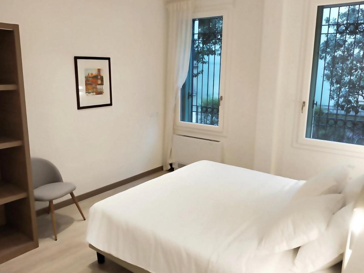 Via Poma Apartments&Rooms เวโรนา ภายนอก รูปภาพ