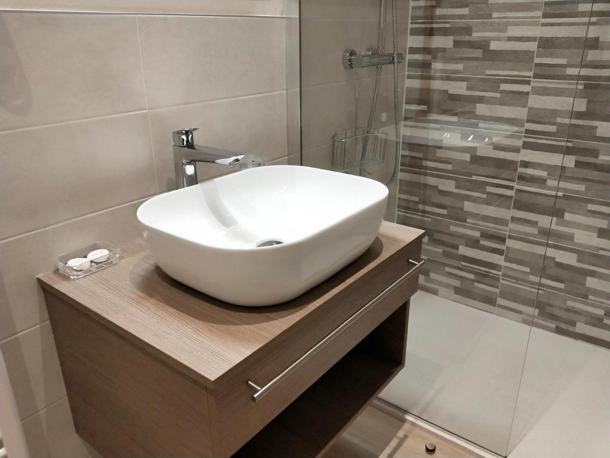 Via Poma Apartments&Rooms เวโรนา ภายนอก รูปภาพ